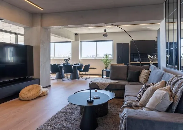 The Penthouse - 3br Seaview With Private Pool In 아파트 라르나카