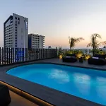 The Penthouse - 3br Seaview With Private Pool In Larnaca