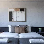 The Penthouse - 3br Seaview With Private Pool In Lägenhet Larnaca