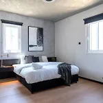 The Penthouse - 3br Seaview With Private Pool In Lägenhet Larnaca
