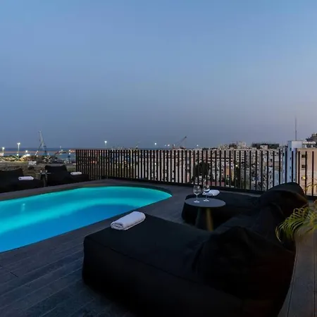 Apartment The Penthouse - 3br Seaview With Private Pool In Larnaca