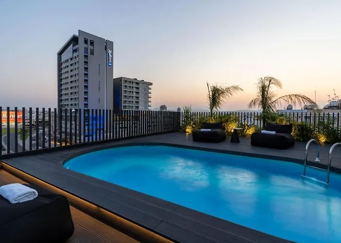 The Penthouse - 3br Seaview With Private Pool In Larnaca