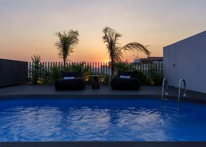 The Penthouse - 3br Seaview With Private Pool In Lägenhet