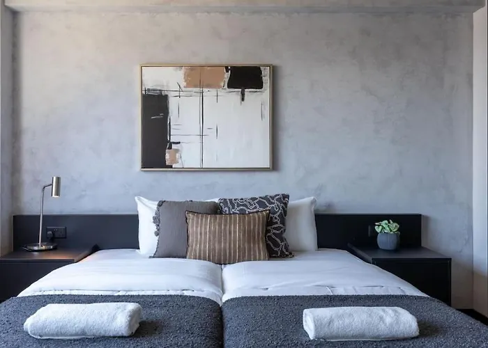 The Penthouse - 3br Seaview With Private Pool In Lägenhet Larnaca